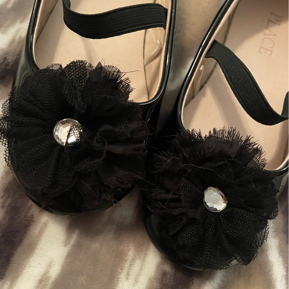 Children’s Place Black Patent Leather Flat w/elastic across top & tulle bow-Sz 9 - Picture 4 of 6